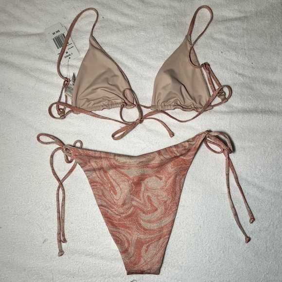 L*SPACE Shimmer All Swirled Up Brittany Bikini Top Lennox Bottom in Blush Medium - Picture 9 of 12